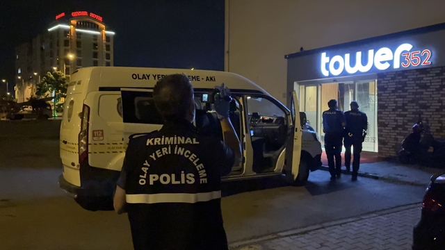 Kayseri'de rezidansta şüpheli ölüm
58 yaşındaki şahıs rezidansta kaldığı odada ölü bulundu