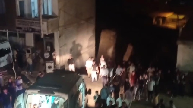 Merdivenli sepetle balkondan evine girmeyen çalışan uzman çavuş, itfaiye aracının kayması ile hayatını kaybetti