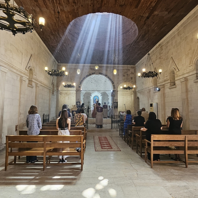 Depremde hasar gören 154 yıllık tarihi kilisede restorasyon çalışmalarına b...