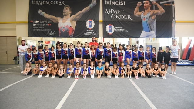 Eskişehir'de minik cimnastikçiler geleceğe hazırlanıyor