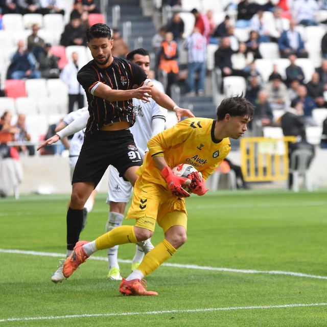 Altay'da kaleci Ulaş'ın forması garanti