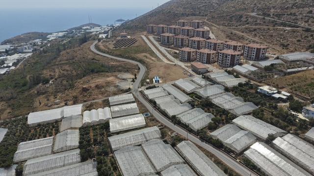 Aydıncık'ta bozulan yol yenilendi, ulaşım rahatladı
