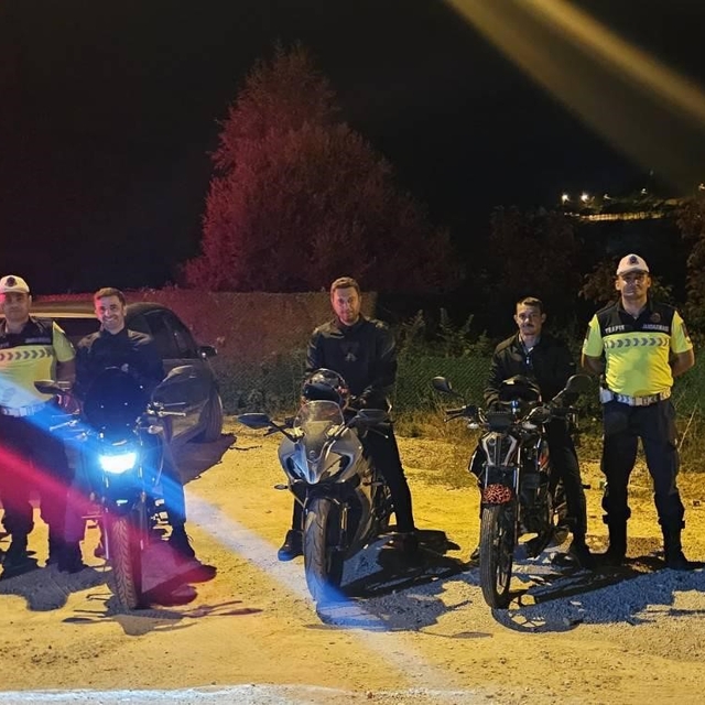 Bilecik'te motosiklet sürücülerine güvenli sürüş eğitimi
