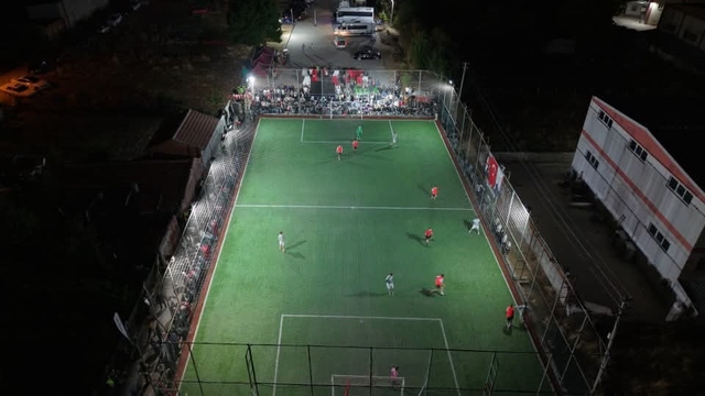 İnönü'de geleneksel futbol turnuvasının şampiyonu belli oldu
20 takımın mücadele ettiği turnuvada kupayı Dereyalak Köyü Derneği kaldırdı
İnönü Belediye Başkanı Serhat Hamamcı:
"Spor kardeşlik ve dostluk demektir"