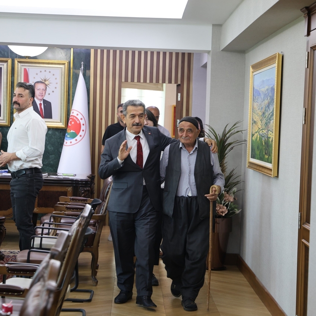 Vali Ekici hafta sonunu vatandaşlara ayırdı: 2 günde 50 vatandaşla görüştü