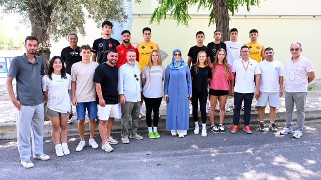 2026 YKS ÖZYES heyecanı Manisa Celal Bayar Üniversitesi'nde başladı