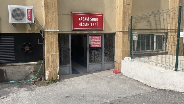 Sivas'ta kene yapışan adam vefat etti
Kuzeni de 16 yıl önce kene yapışması sonucu ölmüştü