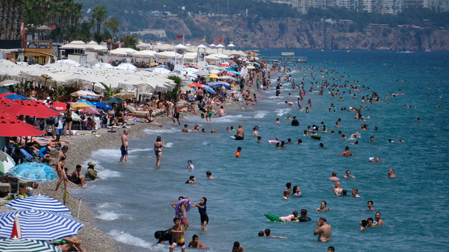 Antalya'da yüksek nem bunalttı
