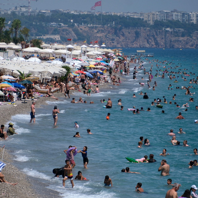 Antalya'da yüksek nem bunalttı