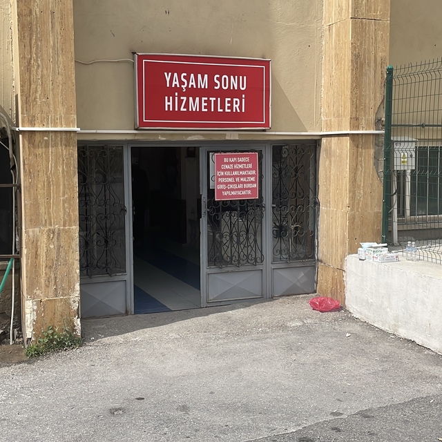 Sivas'ta kene yapışan adam vefat etti
Kuzeni de 16 yıl önce kene yapışması...