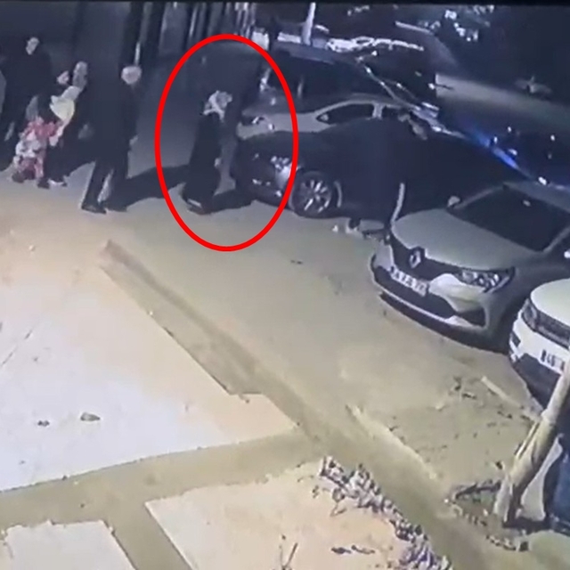 Öldürülen Fırat'ın annesi: Şüpheliler kadın kıyafetiyle kaçıyorlar, görüntü...