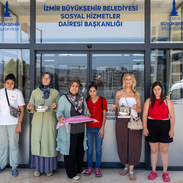 İzmir Büyükşehir Belediyesi'nden annelere Dayanışma Mutfağı