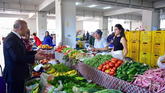 Vali Varol, Buharkent'te esnaf ve vatandaşlarla bir araya geldi