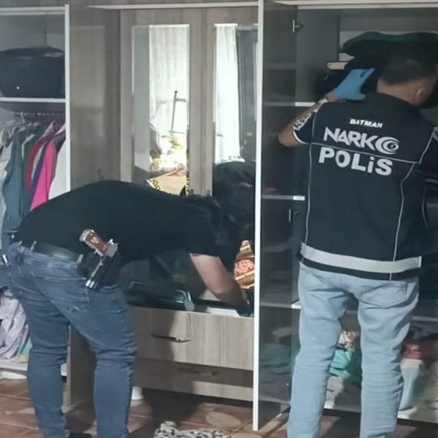 Batman'da uyuşturucu operasyonları: 5 tutuklama