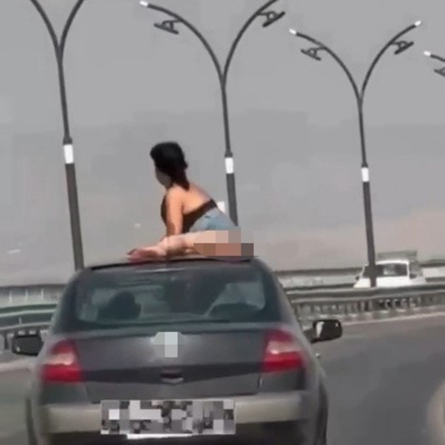 Manisa'da "hayasızca hareketlere" 2 gözaltı