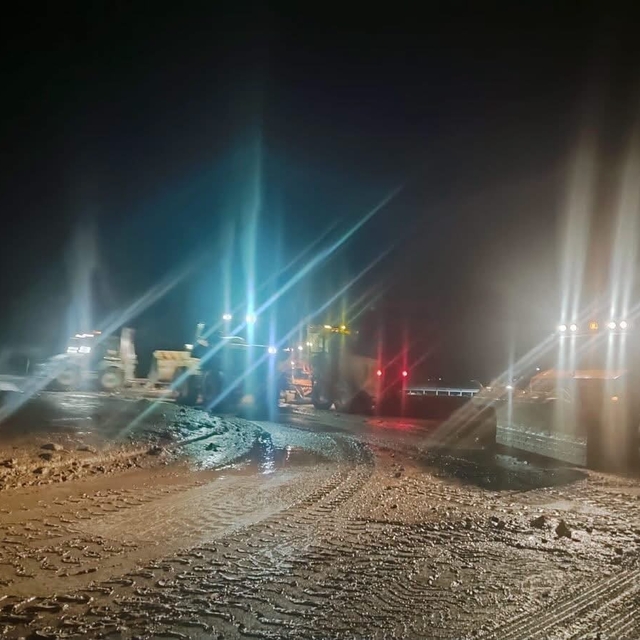 Sivas'ta sel sularıyla karayolu ulaşıma kapandı, araç kuyrukları oluştu