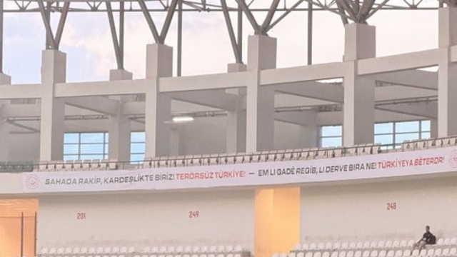 Aile ve Sosyal Hizmetler Bakanlığı'ndan Amed-Erzurumspor FK maçında "Terörsüz Türkiye" pankartı