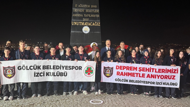 Marmara Depremi'nde hayatını kaybedenler Gölcük'te anıldı