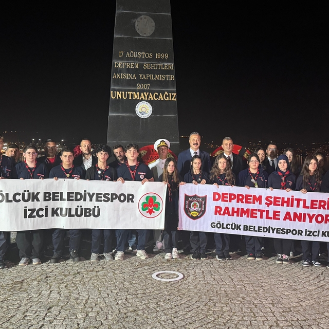 Marmara Depremi'nde hayatını kaybedenler Gölcük'te anıldı
