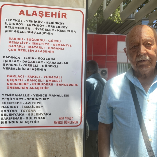 Emekli öğretmen, Alaşehir'in 51 mahallesini şiirde buluşturdu
