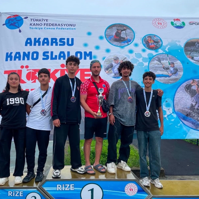Erzincanlı sporculardan Akarsu Slalom Türkiye Şampiyonası'nda 4 derece