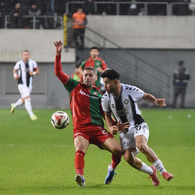 Karşıyaka'da Harun pazarlığı
