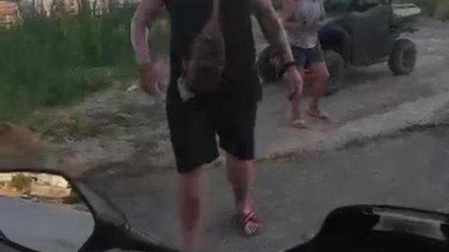 ATV aracın çarptığı yavru köpeğin taşla öldürüldüğü iddiası ortalığı karıştırdı
Motokurye ile Alman turistin o anları kask kamerasına yansıdı
Alman vatandaşı gözaltına alındı, savcılık ifadesinin ardından serbest bırakıldı