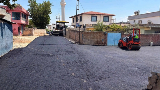 Büyükşehir'in Araban'da sıcak asfalt çalışması sürüyor