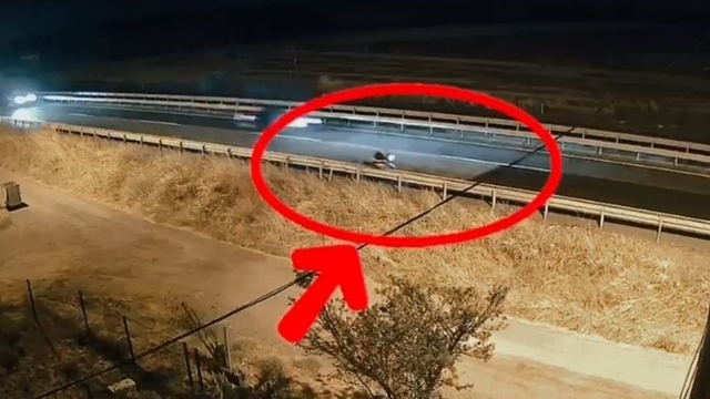 Motosikleti aküsü yüzünden bıraktı, hırsız fırsatı kaçırmadı
Aküsü biten motosikleti çalındı, JASAT hırsızı yakaladı