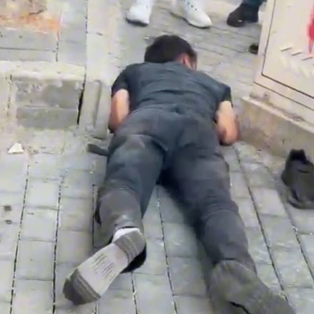 Batman'da 20 yaşındaki genç tüfekle ayağından vuruldu