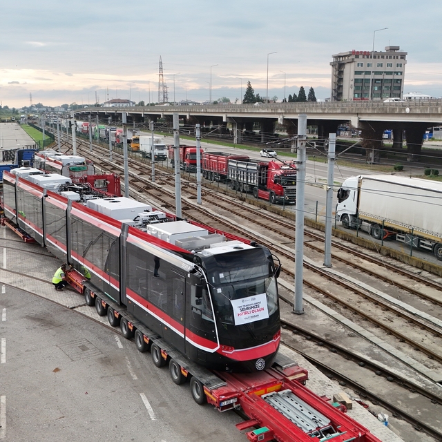 Samsun'a alınan 12 tramvaydan ikincisi de şehre ulaştı