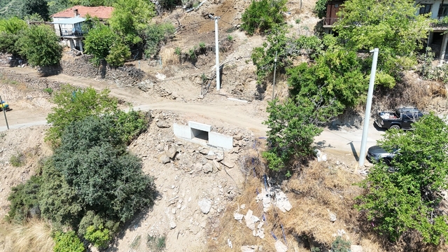 Nazilli Belediyesi'nden yollarda bakım ve onarım çalışması