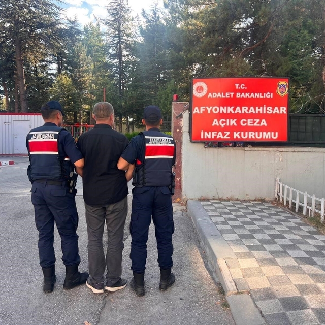 Jandarma çeşitli suçlardan aranan 40 kişiyi yakaladı