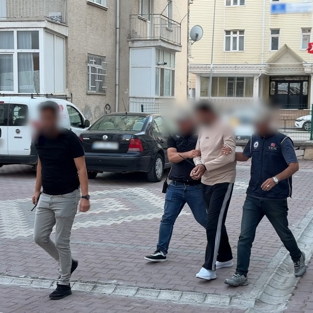 Kırmızı bültenle aranan Irak uyruklu şahıs yakalandı
