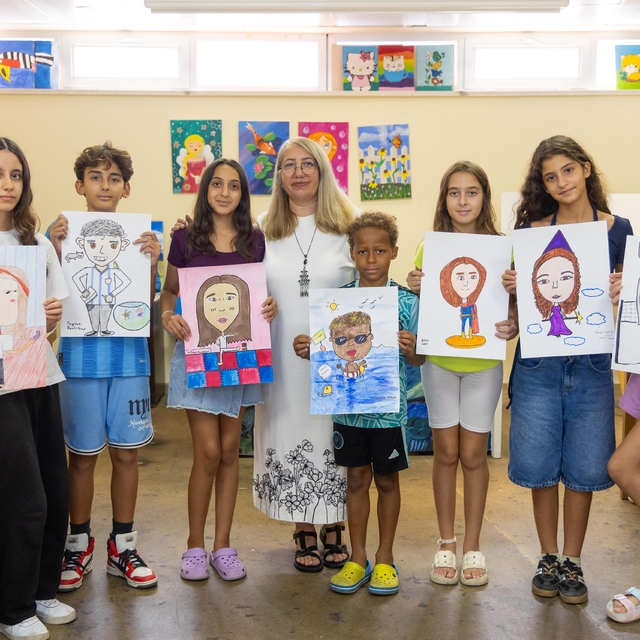 Manavgat'ta çocuklar kendi karikatürlerini çizdi