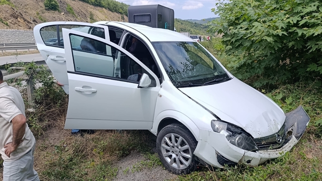 Kavak'ta araçlar çarpıştı: 5 yaralı