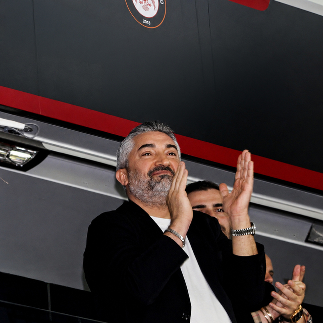 Arca Çorum FK'dan forması çıkarılan çocuğa destek