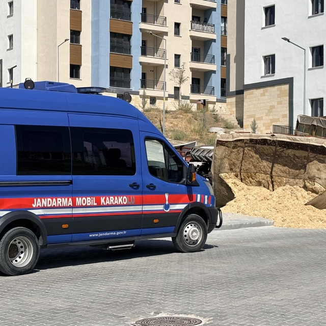 Yokuşta devrilen traktörün sürücüsü yaralandı