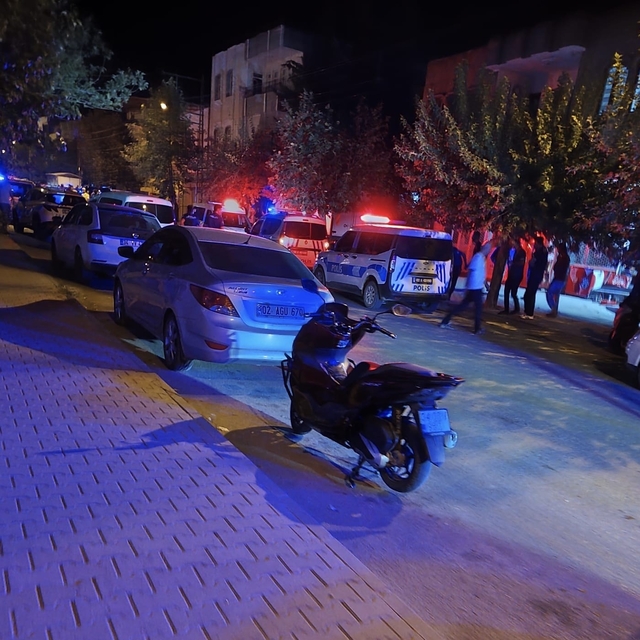 Adıyaman'da akrabalar arasında kavga: 1'i polis 4 yaralı