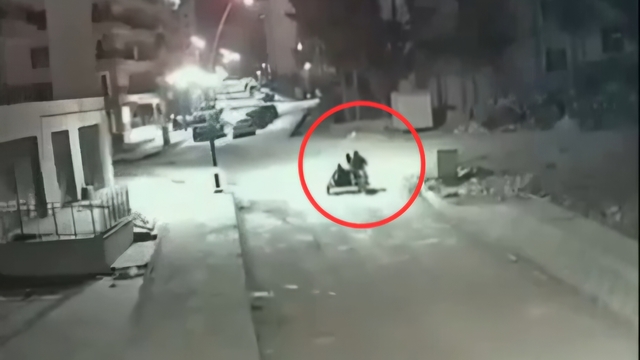 Motosikletli hırsızlar kamerada; 2 tutuklama