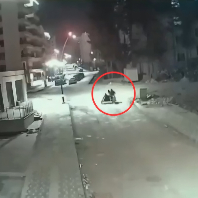 Motosikletli hırsızlar kamerada; 2 tutuklama