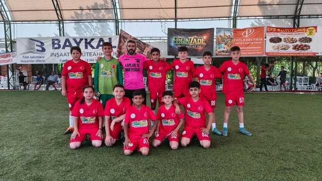 Alaşehir'de Kur'an kursu öğrencileri futbol sahasında buluştu