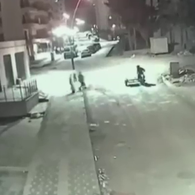 Motosikletli hırsızlar önce kameraya sonra polise yakalandı