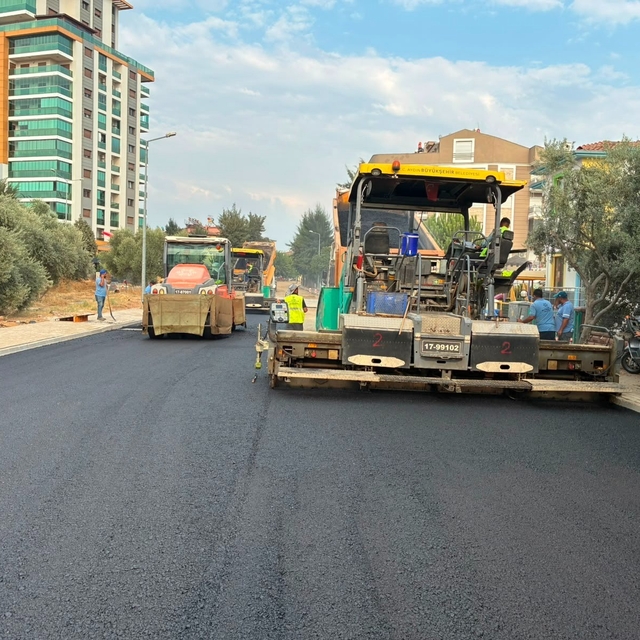 Aydın Büyükşehir'in yol çalışmaları sürüyor