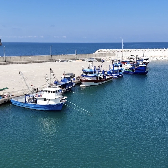 Doğal güzellikleri ile öne çıkan Tarlaağzı Plajı dronla görüntülendi