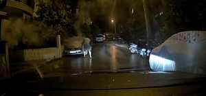 Bu sefer can değil mal kurtardı: Araçtan duman çıktığını fark edip yangın t...