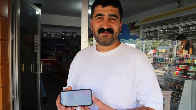 Market arabasını boşalttı, kendi eşyalarını koyup götürdü