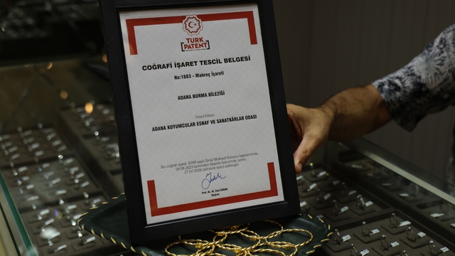 Yüzyıllardır bileklerde: Adana burması tescillendi
'Adana burması' coğrafi işaretle tescillendi
Adana burmasının tescilinin, satışları arttırması bekleniyor