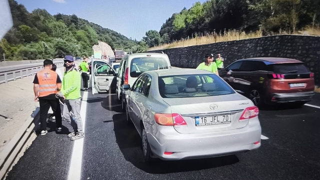 Bilecik'te 4 araç birbirine girdi: 1 yaralı
