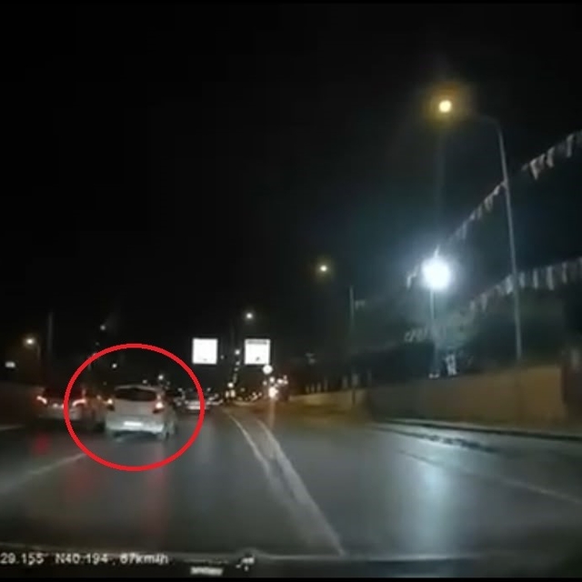 Ölümüne attığı makas kamerada... 17 yaşındaki sürücü hayatını kaybetti
17 y...